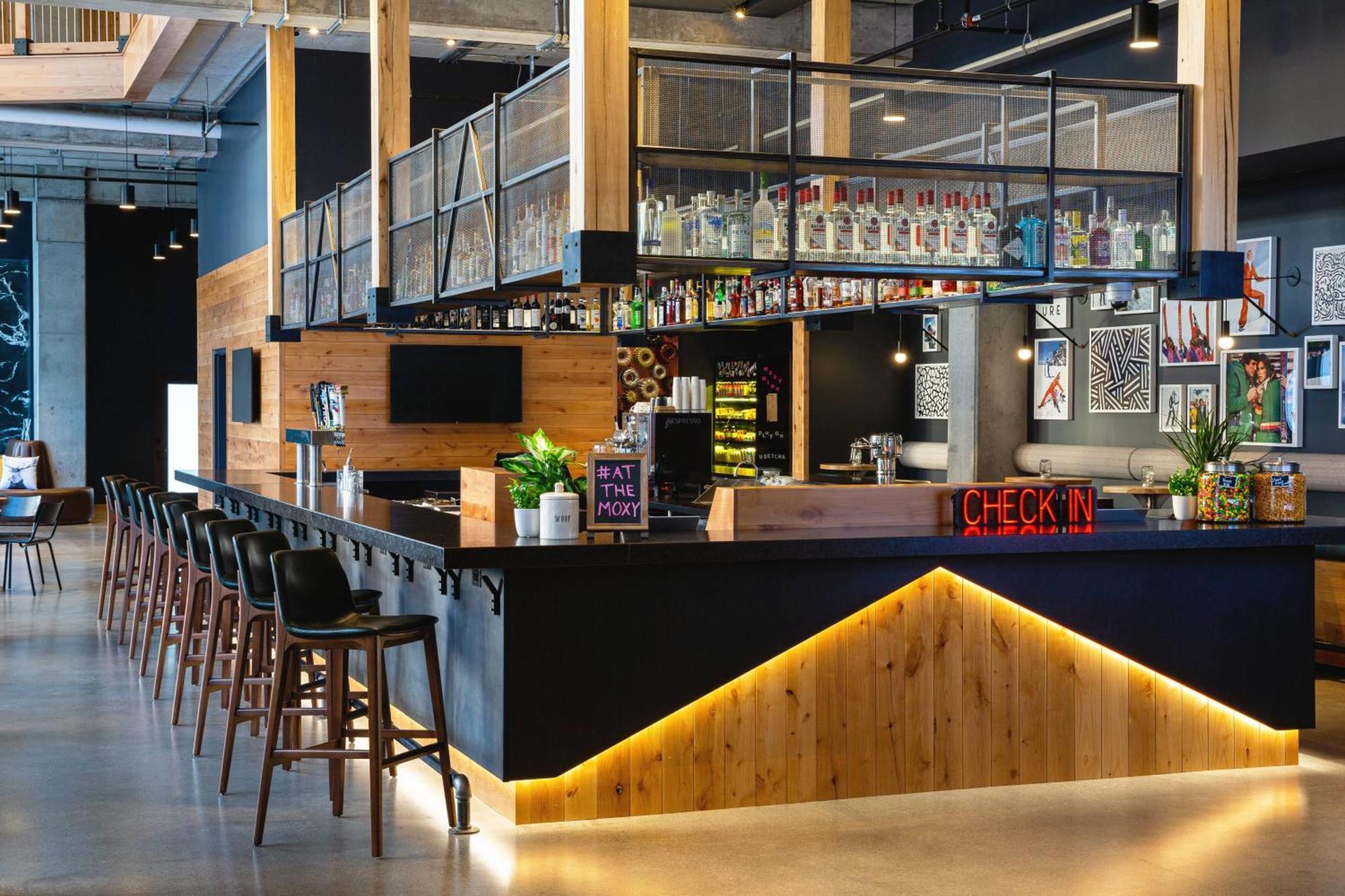 Moxy Minneapolis Downtown Exterior photo